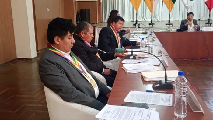 Emplazan al gobernador Percy Godoy por no asistir a sesiones del Consejo Regional